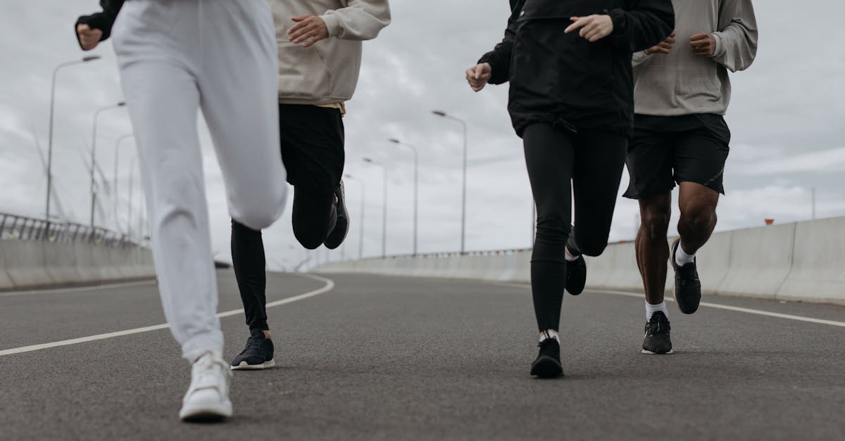 découvrez l'univers des sports d'endurance, où force, détermination et techniques s'entrelacent pour vous pousser au-delà de vos limites. explorez les conseils, les entraînements et les événements qui vous aideront à exceller dans des disciplines telles que la course à pied, le triathlon, le cyclisme et bien plus encore.