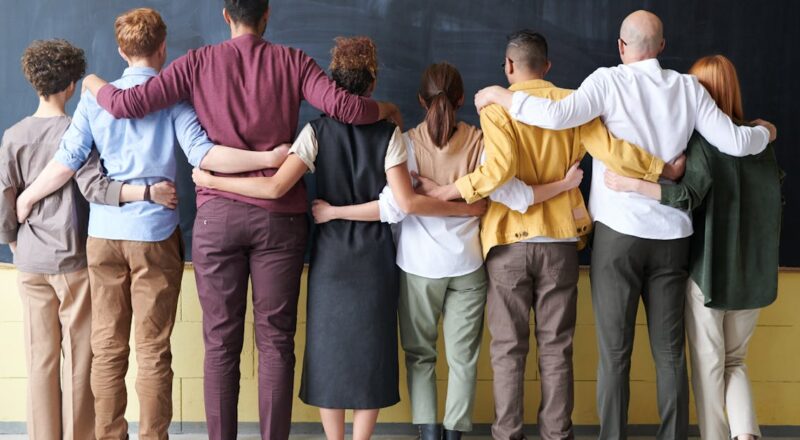 découvrez l'importance de la diversité en milieu professionnel et sociétal, ses avantages, ainsi que les meilleures pratiques pour promouvoir l'inclusion et le respect des différences.