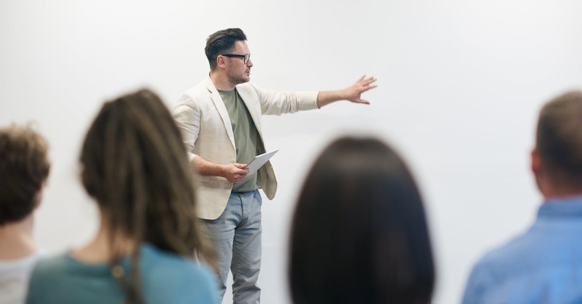 découvrez les avantages de l’entraînement en groupe : motivation, convivialité, résultats renforcés et progression rapide pour atteindre vos objectifs sportifs plus efficacement.