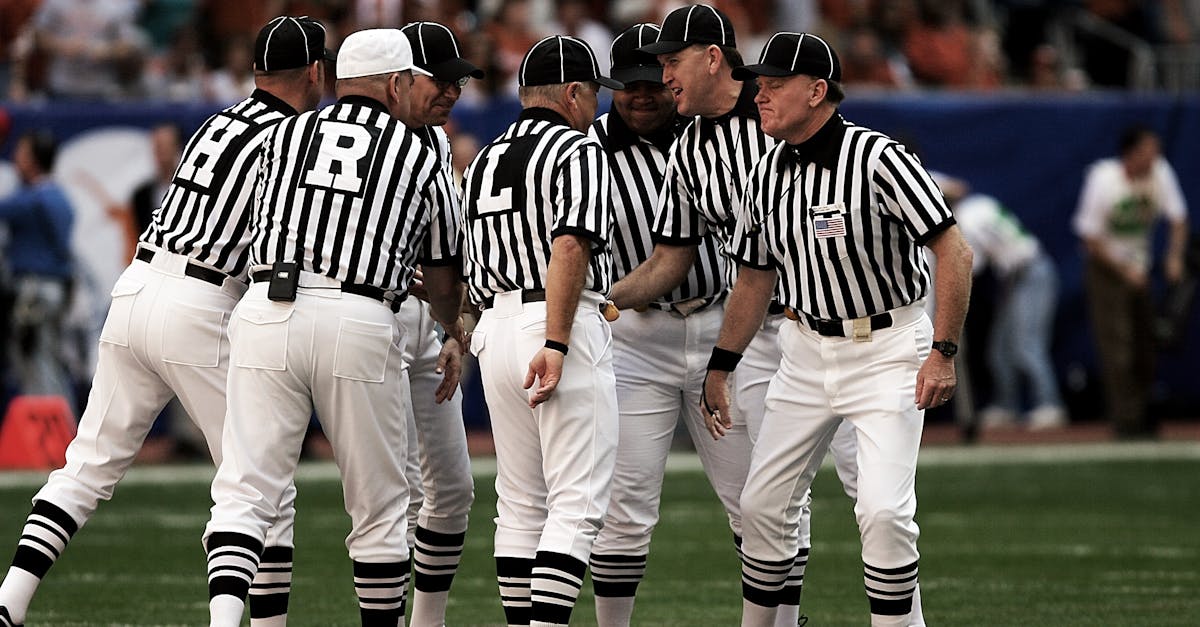 découvrez le rôle d’un referee : ses missions, ses compétences requises et son importance dans le bon déroulement des compétitions sportives. informations sur la formation et les qualités essentielles d’un bon arbitre.