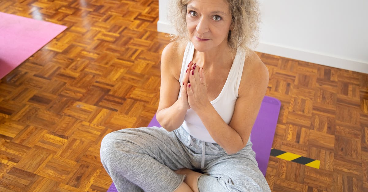 découvrez les nombreux bienfaits du yoga pour le corps et l'esprit. améliorez votre flexibilité, réduisez le stress et trouvez l'équilibre intérieur grâce à cette pratique millénaire. explorez les différentes postures et techniques pour optimiser votre bien-être au quotidien.