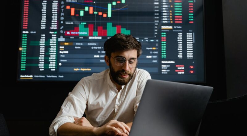 découvrez les meilleures stratégies de marketing sportif pour booster la visibilité des marques, engager les fans et maximiser les partenariats dans l'univers du sport.