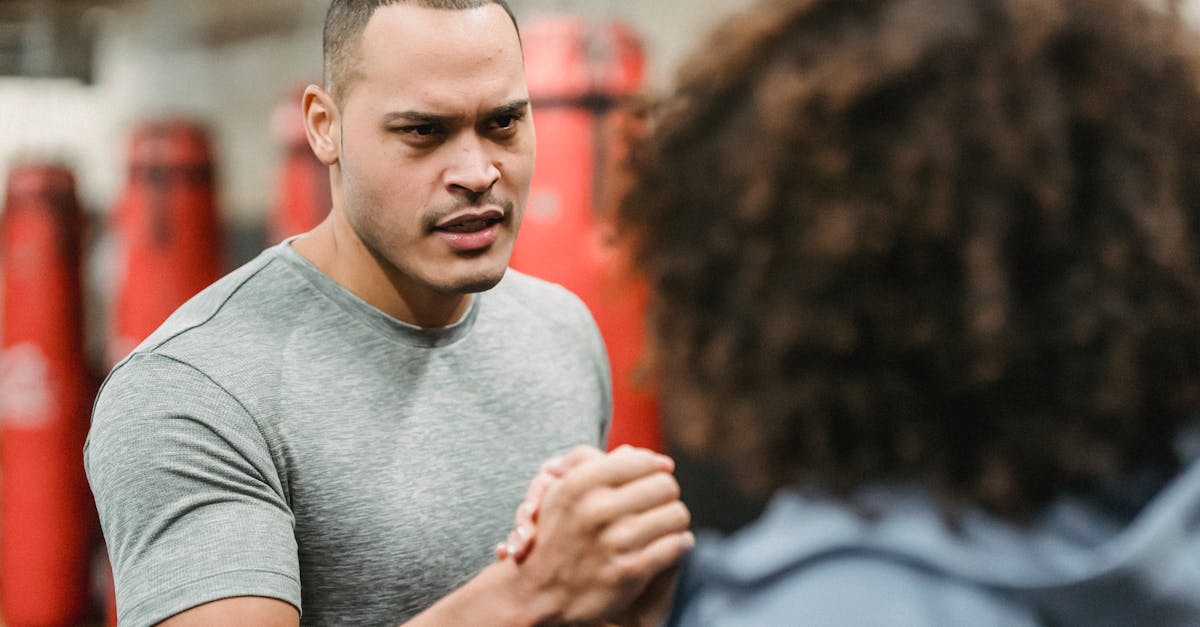 découvrez comment le sports mentoring aide les athlètes à développer leur potentiel, améliorer leurs performances et atteindre leurs objectifs grâce à des conseils personnalisés de mentors expérimentés.